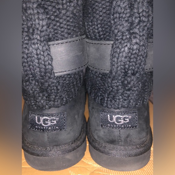 Authentic black UGG Australia Cassidee size 7 USA. - Picture 5 of 14